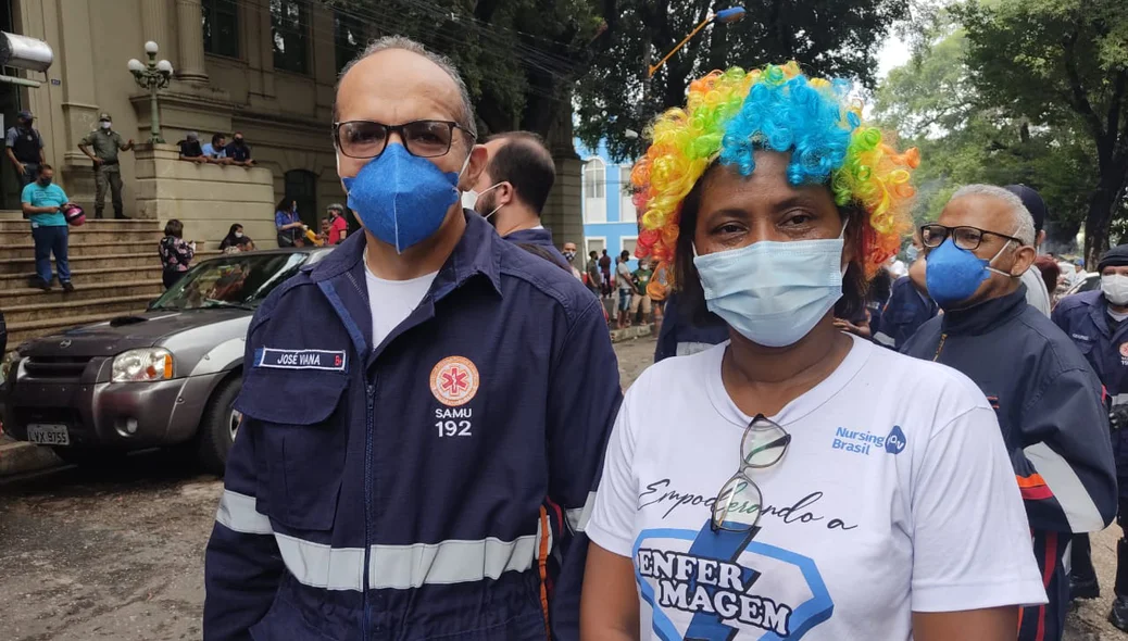 Ato em frente ao Palácio da Cidade
