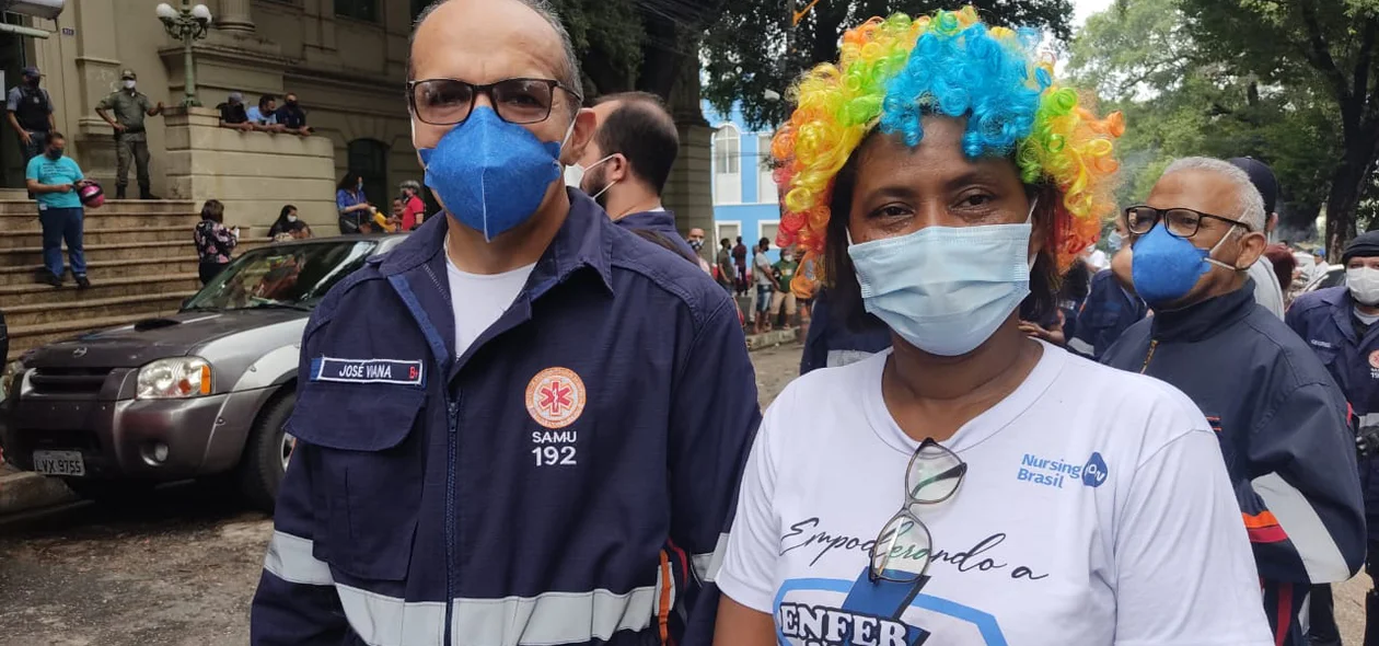 Ato em frente ao Palácio da Cidade