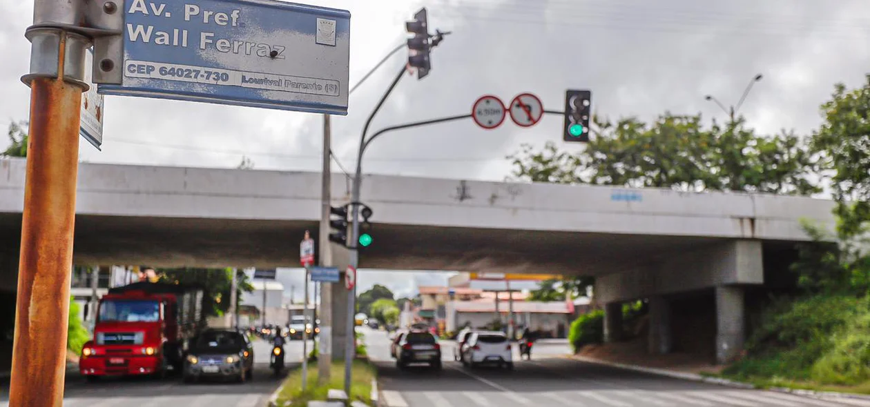 Avenida Wall Ferraz
