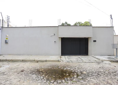 Casa onde acontecem as festas
