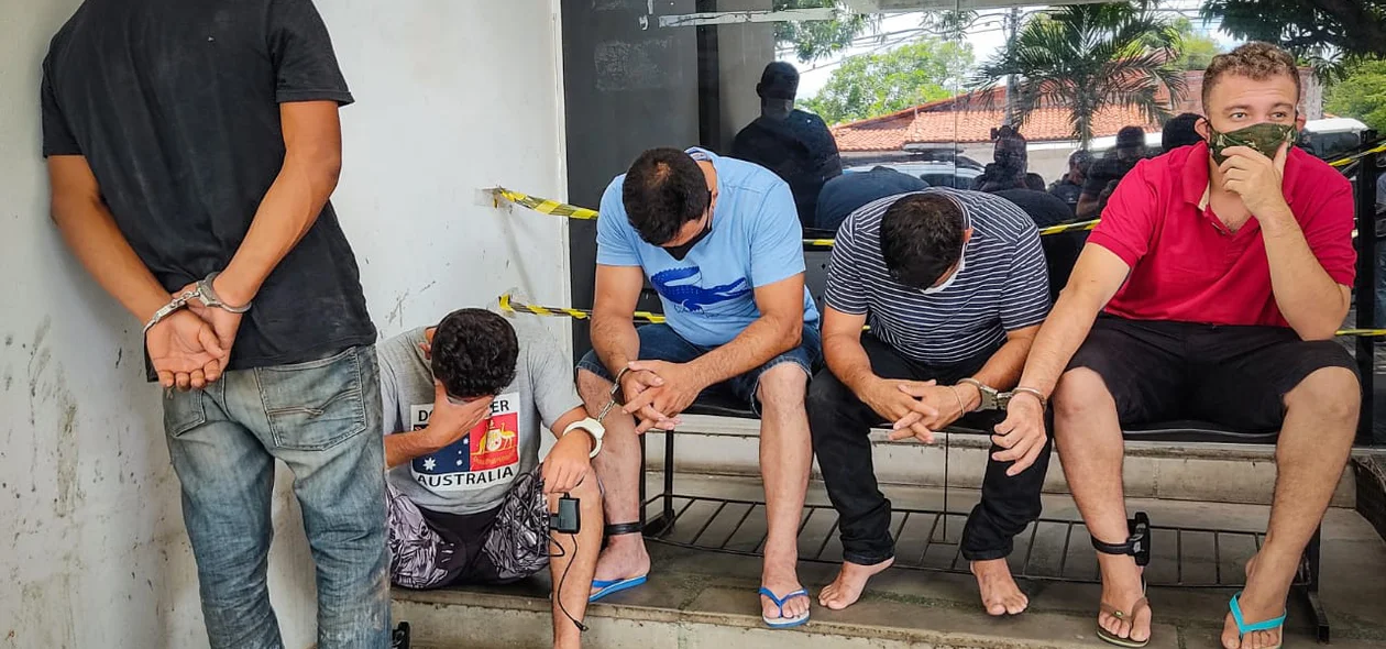 Cinco foram presos hoje; outros dois já estavam presos