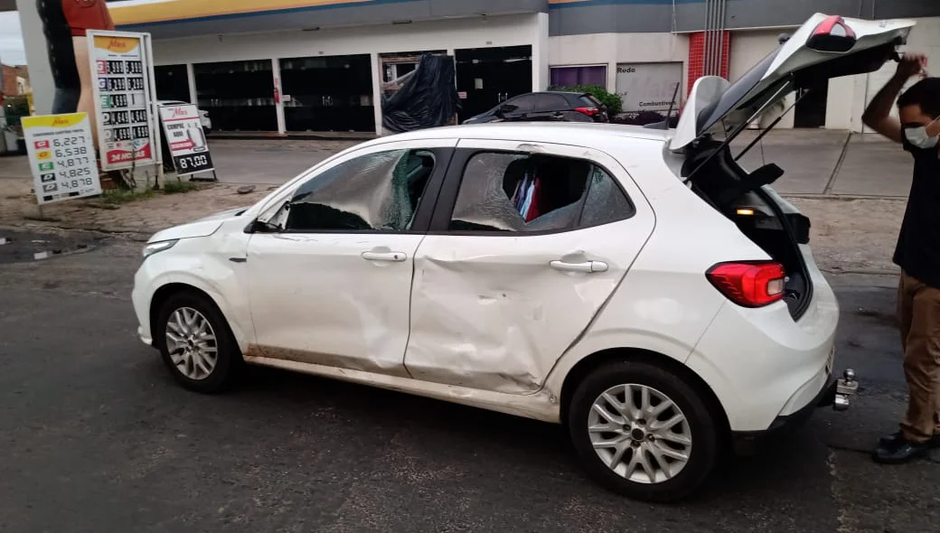 Colisão entre veículos deixa mulheres gravemente feridas em Teresina