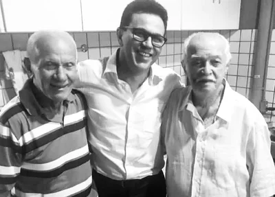 Deputado Zé Santana ao lado do tio Abrahão do Suco