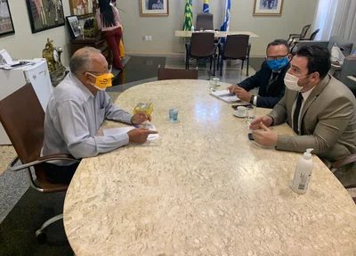 Dr. Pessoa reunido com vereadores do DEM