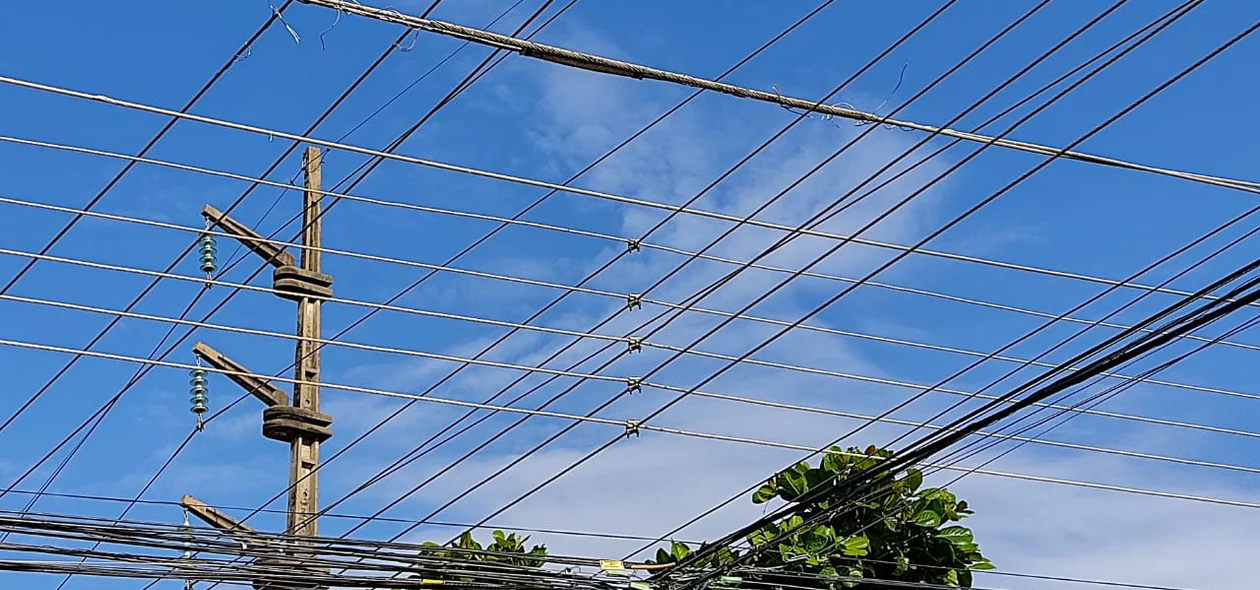 Fios partidos no bairro São Cristóvão