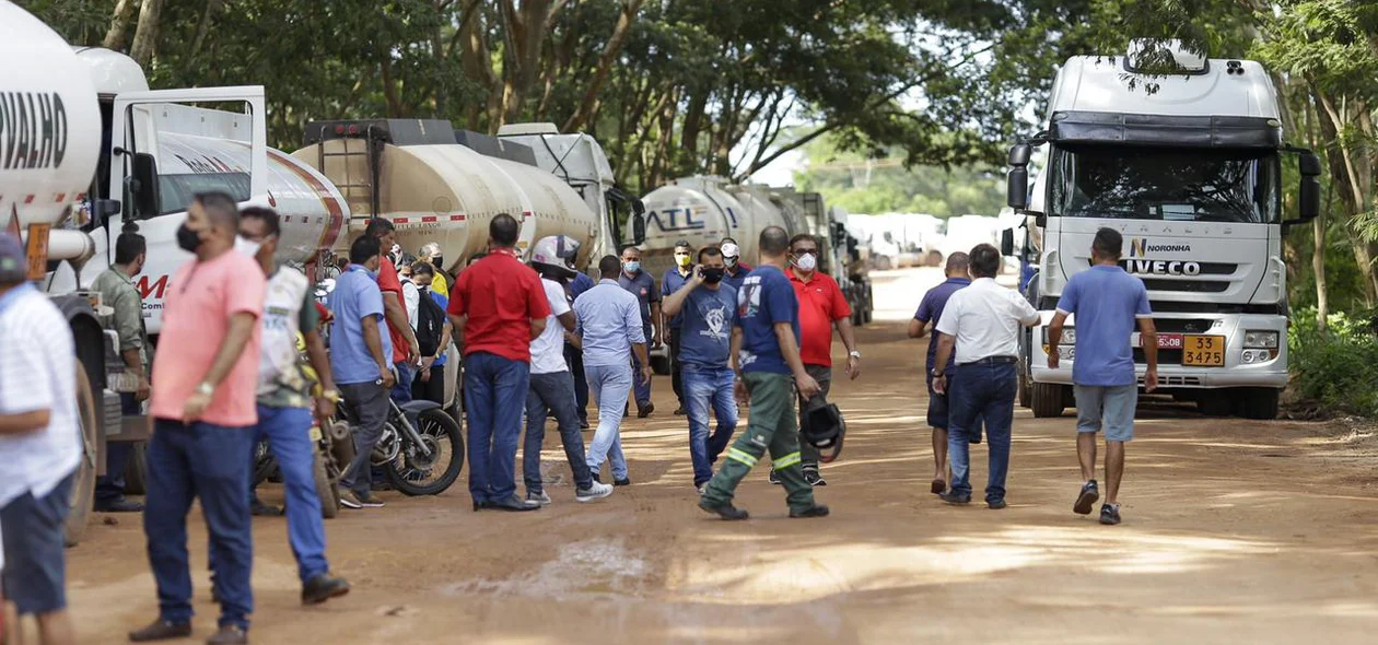Frentistas e donos de postos no Terminal de Petróleo