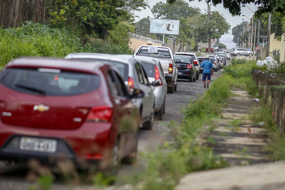 Grande fila para vacinar