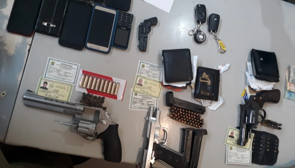 Material apreendido pela polícia com os alagoanos
