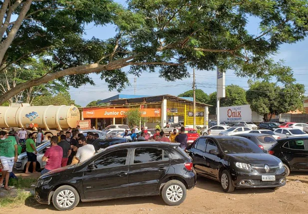 Motoristas de aplicativos no Terminal de Petróleo