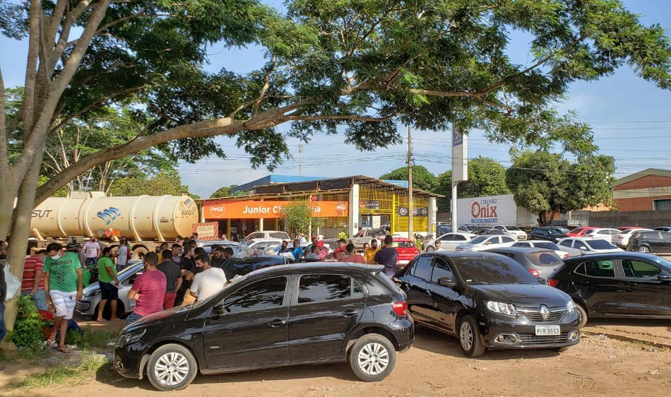 Motoristas de aplicativos no Terminal de Petróleo