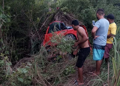 O acidente aconteceu na tarde desta quarta