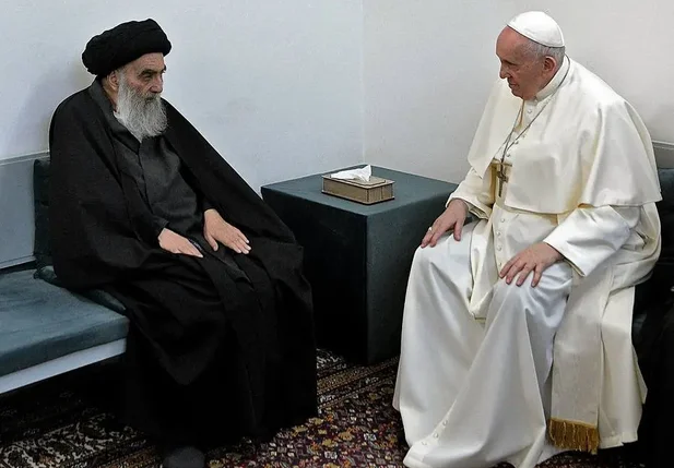 Papa Francisco tem encontro histórico com aiatolá Ali al-Sistani no Iraque