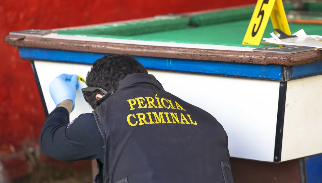 Perícia criminal no local do crime