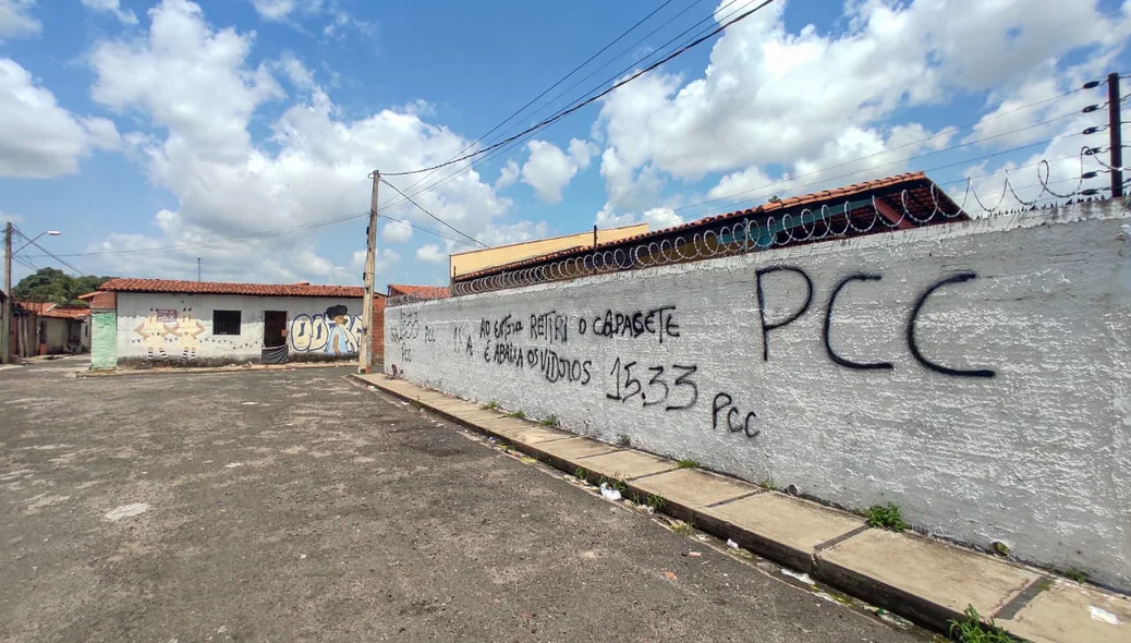 Pichação em Muro