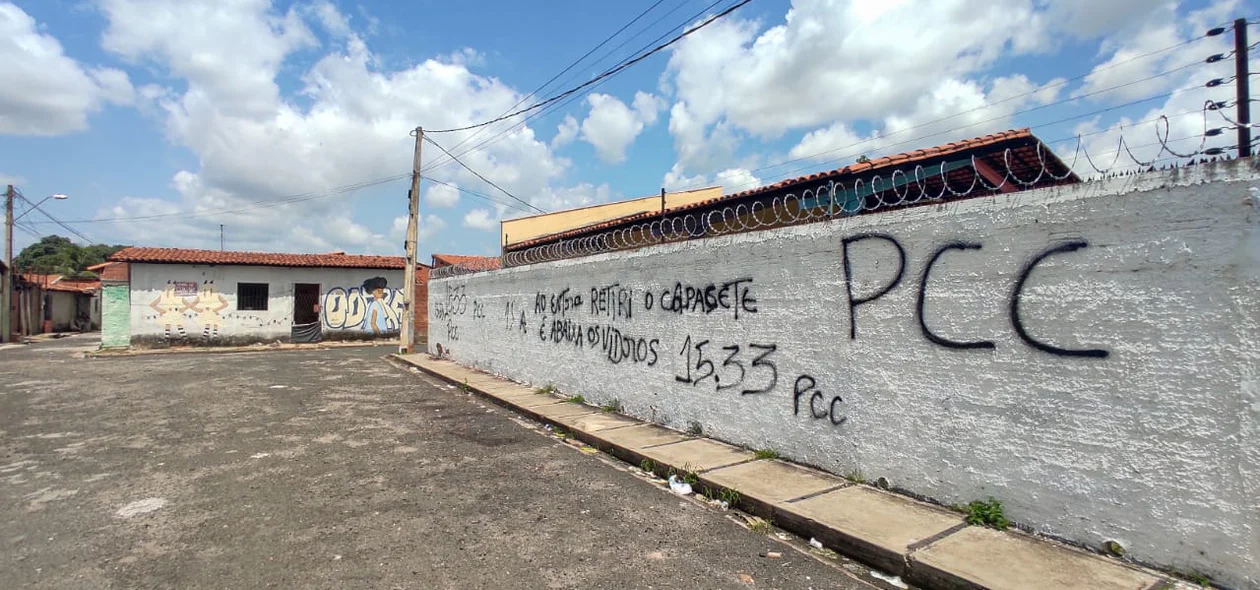 Pichação em Muro
