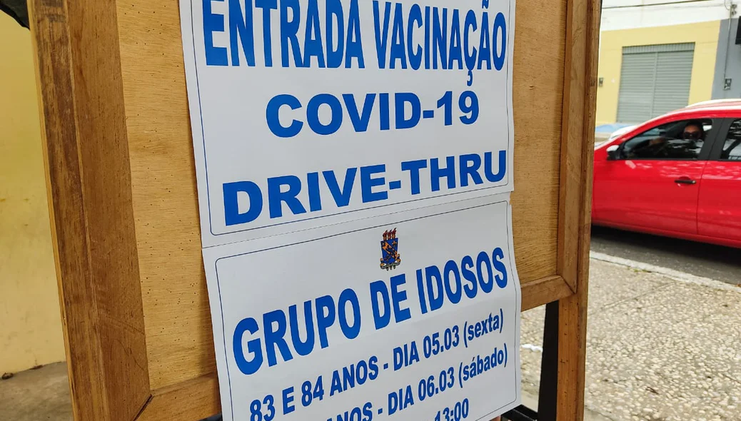 Posto de vacinação contra covid-19 na Uespi