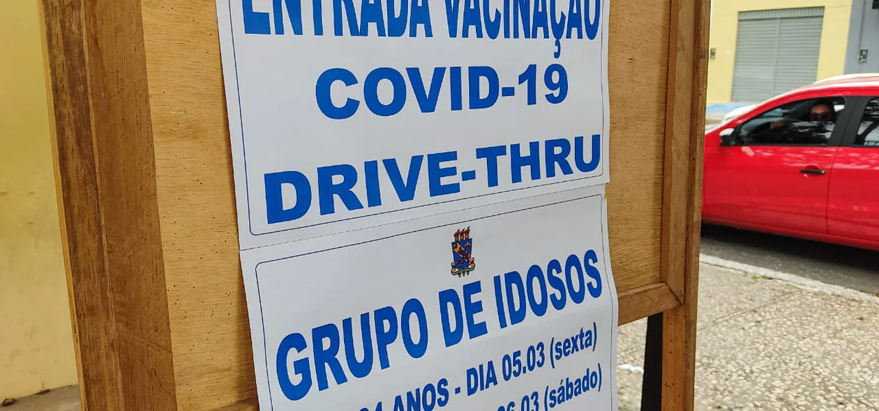 Posto de vacinação contra covid-19 na Uespi