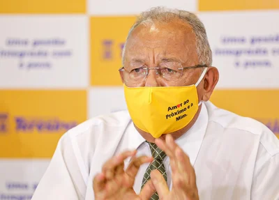 Prefeito Dr. Pessoa durante coletiva de imprensa