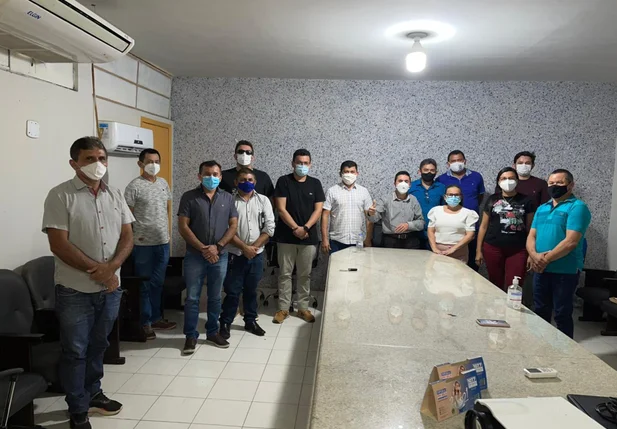 Prefeito Nonatinho do Sindicato se reúne coordenador regional do Pro Piauí