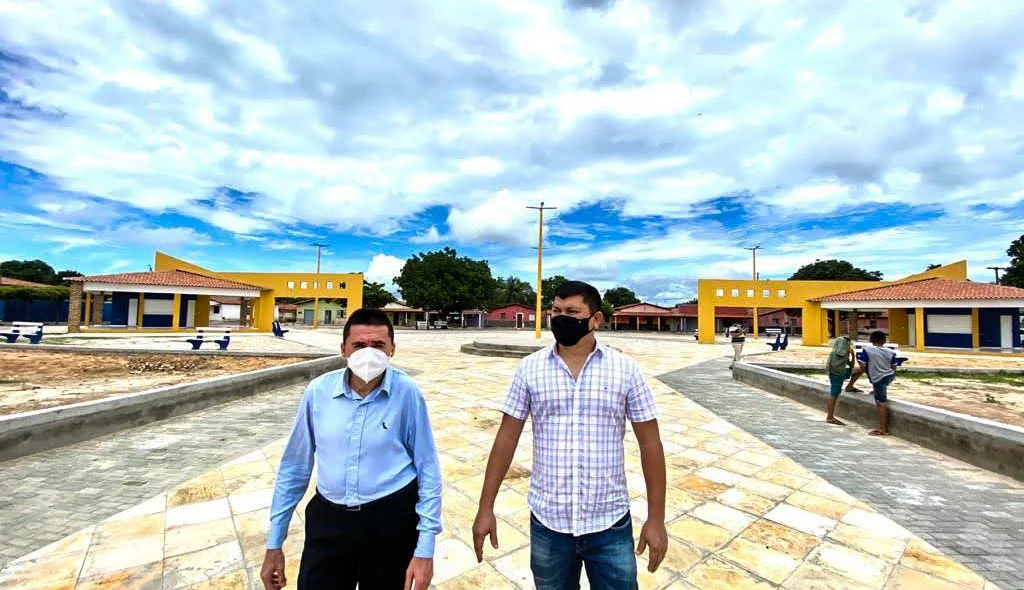 Prefeito Nonatinho e comitiva vistoriam obras em andamento no Município