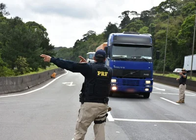 PRF registra aumento em número de excesso de cargas nas rodovias
