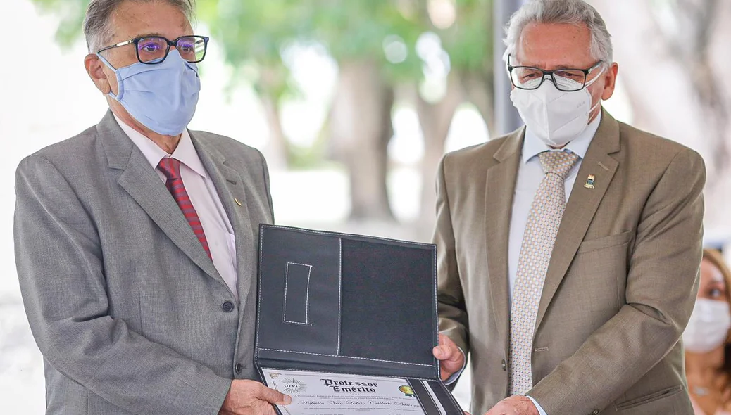Professor é homenageado na UFPI