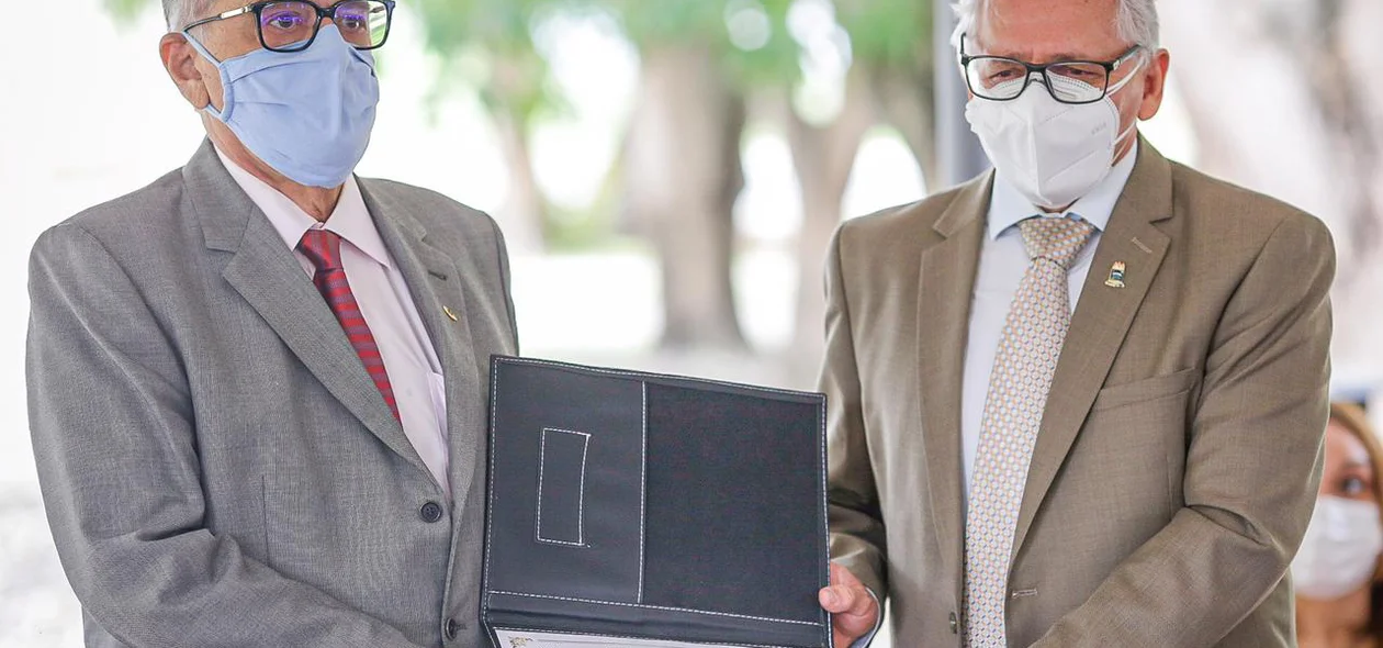 Professor é homenageado na UFPI