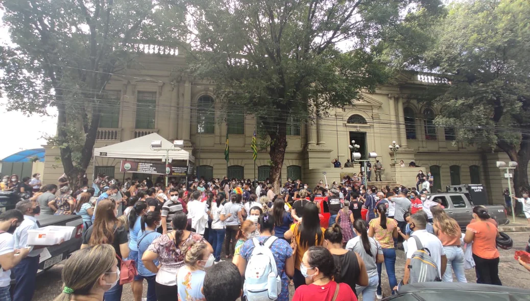 Profissionais da Saúde protestam em Teresina