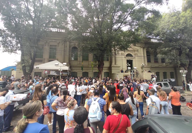 Profissionais da Saúde protestam em Teresina