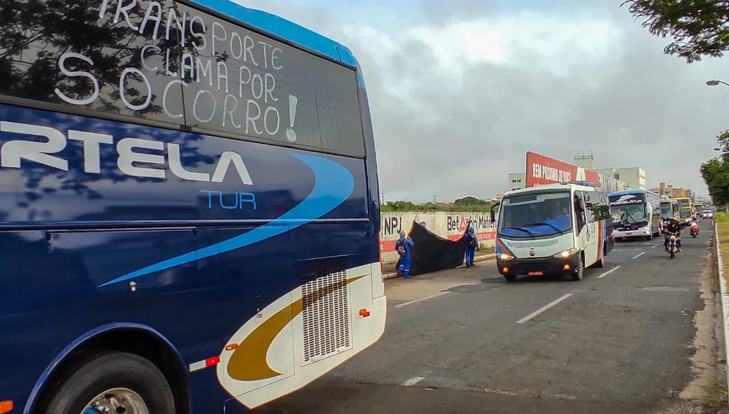 Profissionais do setor de turismo fazem manifestação na Capital