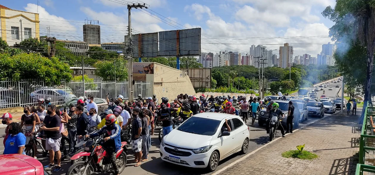 Protesto contra o lockdown