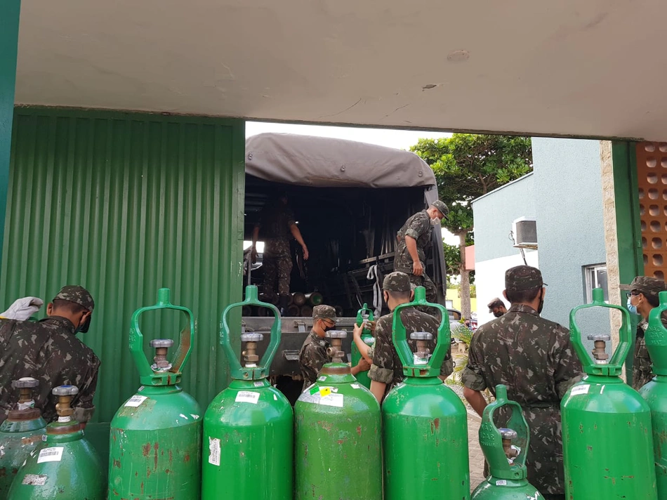 Sesapi reforça oxigênio do HEDA com ajuda do Exército