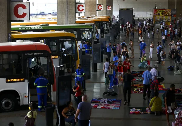 Terminal rodoviário em Brasília: setor de transportes cresceu 3,1% em janeiro