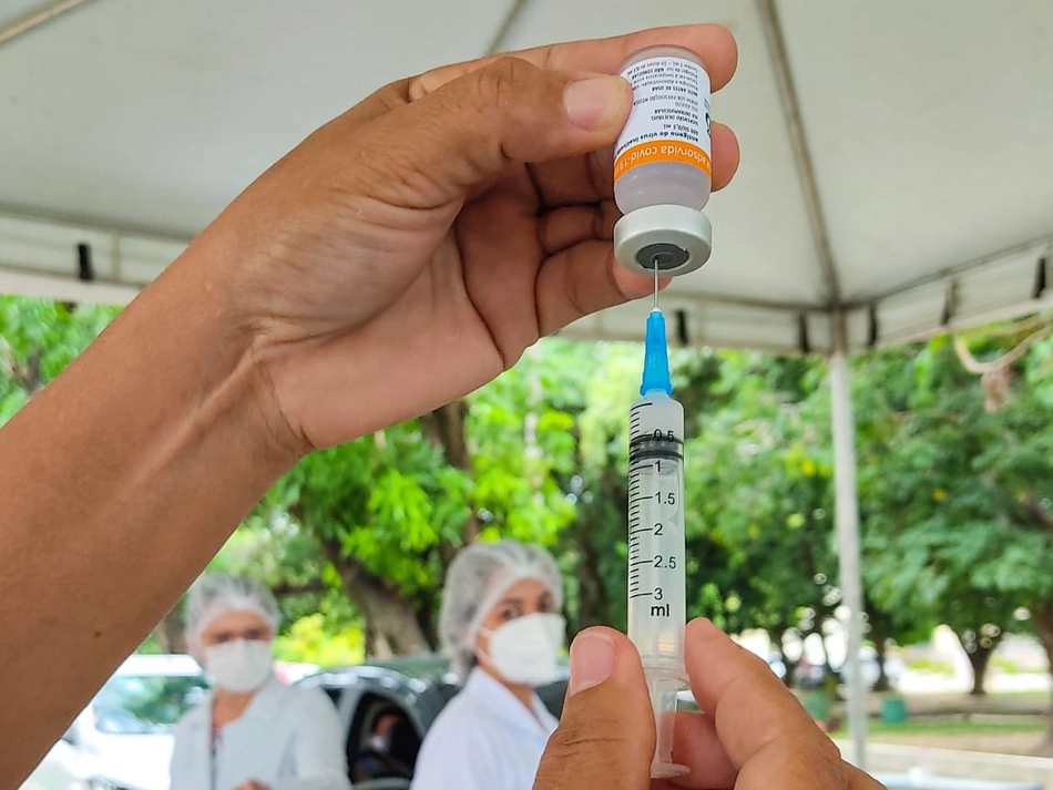 Vacinação contra covid-19 em Teresina