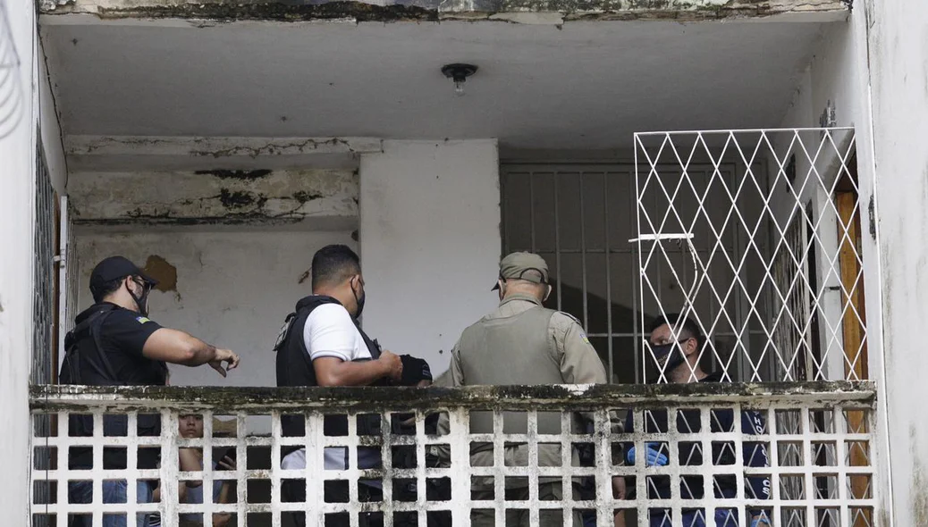 Vítima tentou fugir para um apartamento