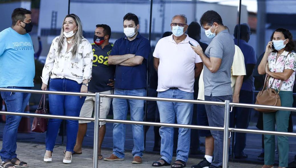 Amigos do ex-prefeito foram ao local