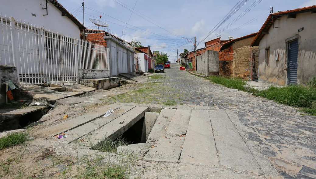 Buraco a céu aberto