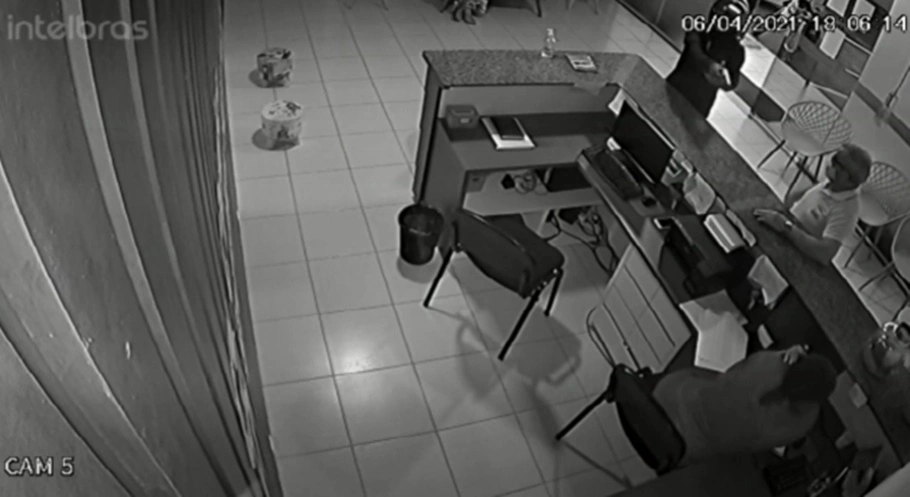 Câmeras flagram momento em que recepcionista é baleada em Floriano