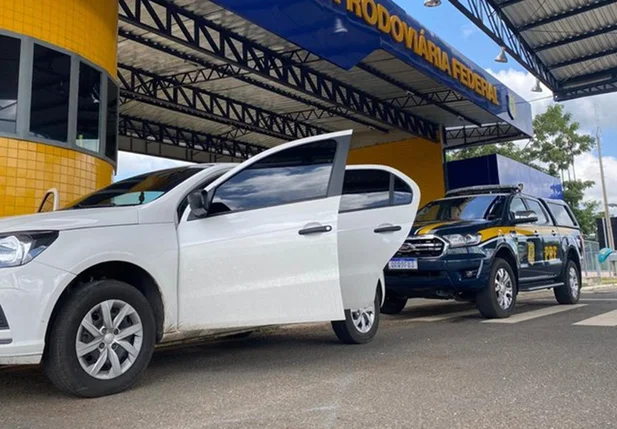 Carro utilizado pelos acusados