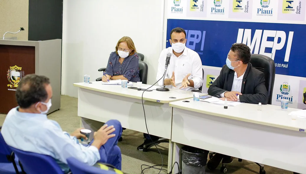 Diretor Geral do IMEPI, Maicon Danilo, falou durante coletiva