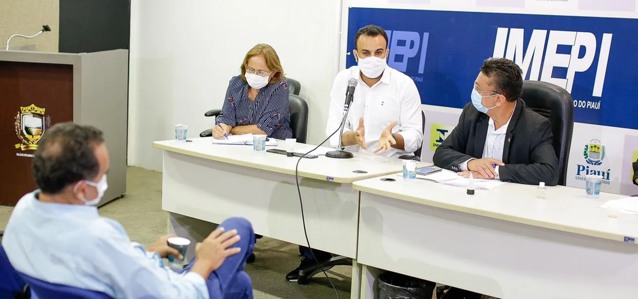 Diretor Geral do IMEPI, Maicon Danilo, falou durante coletiva
