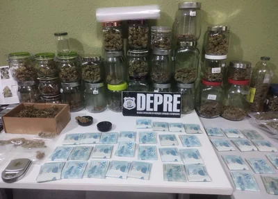 Drogas e dinheiro apreendido pela DEPRE