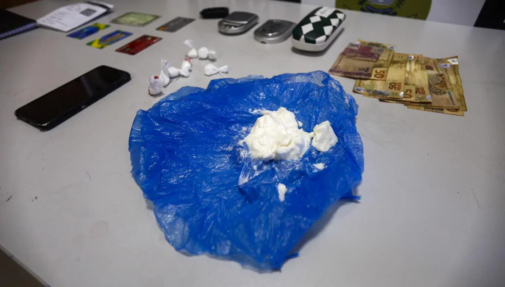 Entorpecente encontrado por policiais