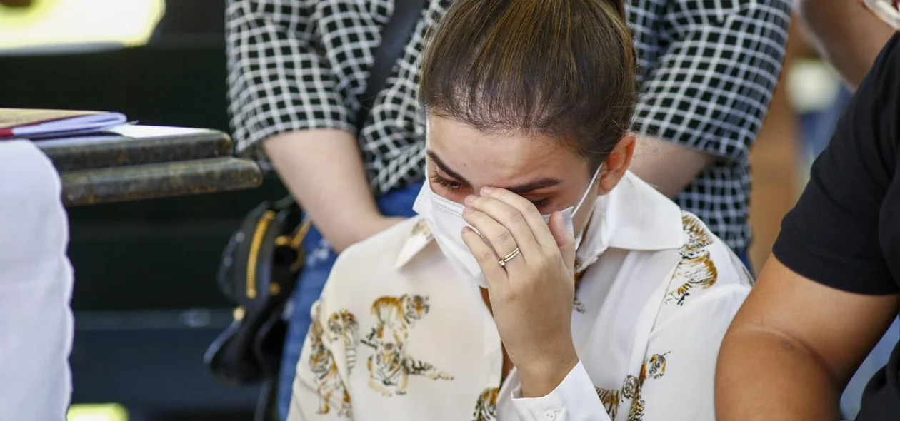 Filha de Firmino Filho bastante emocionada