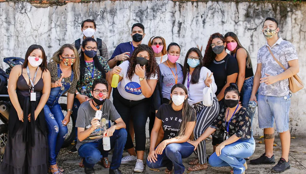 Funcionários da vikstar protestam em frente a empresa