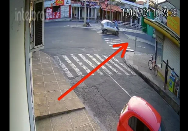 Idoso sendo atropelado em Teresina