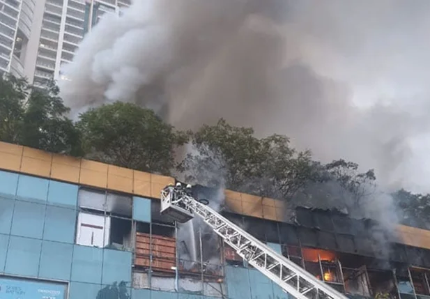 Incêndio em hospital na Índia
