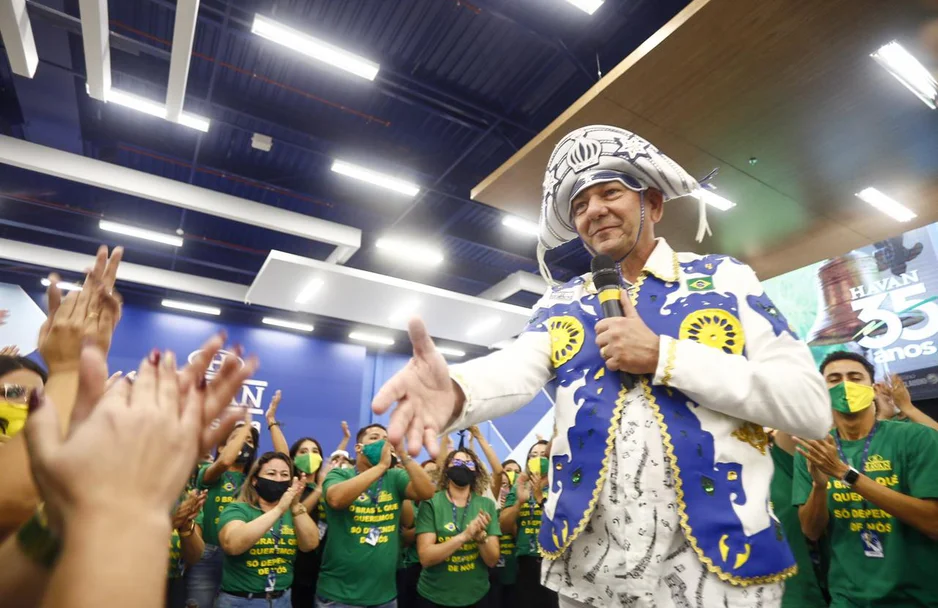 Luciano Hang na Loja Havan