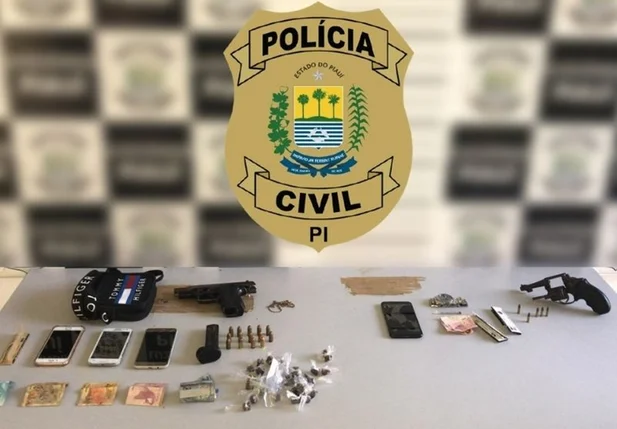 Material apreendido pela polícia