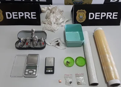 Material encontrado dentro do carro do acusado